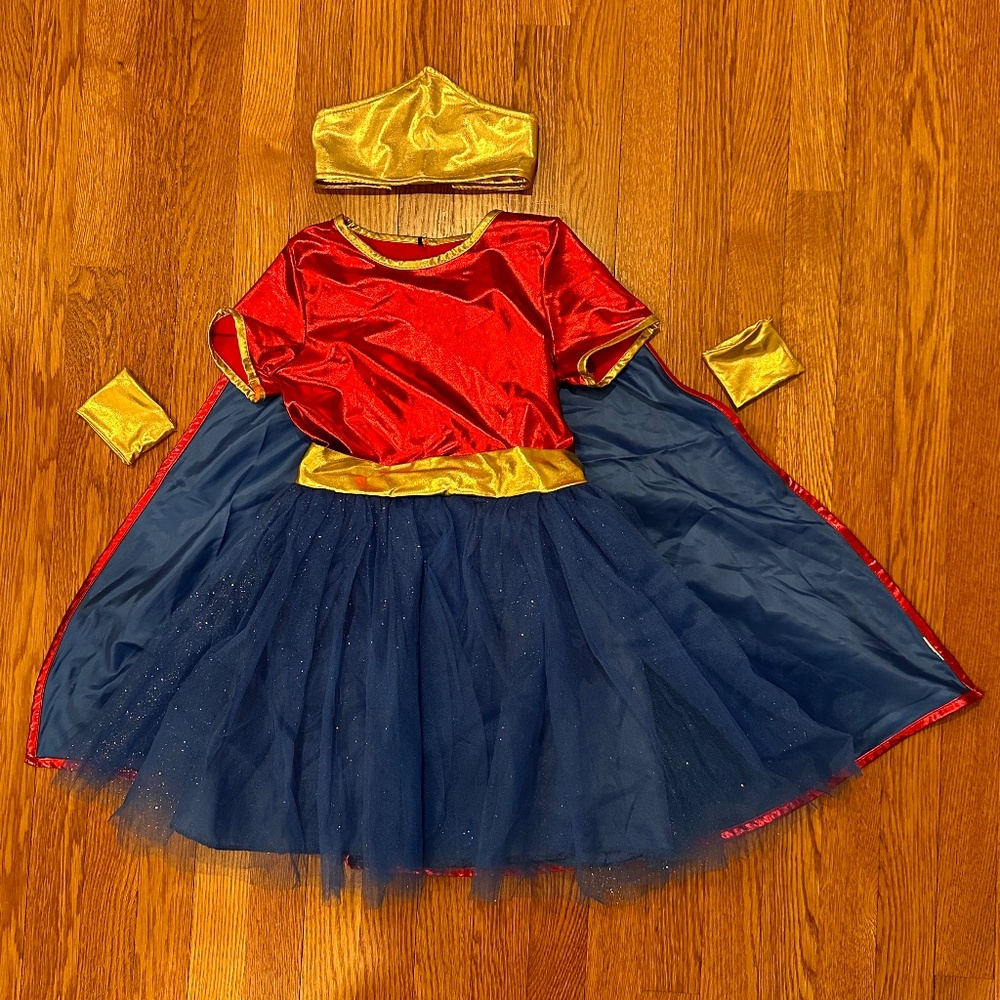 Halloween Costume: Kids 'Wonder Woman' Sz XS